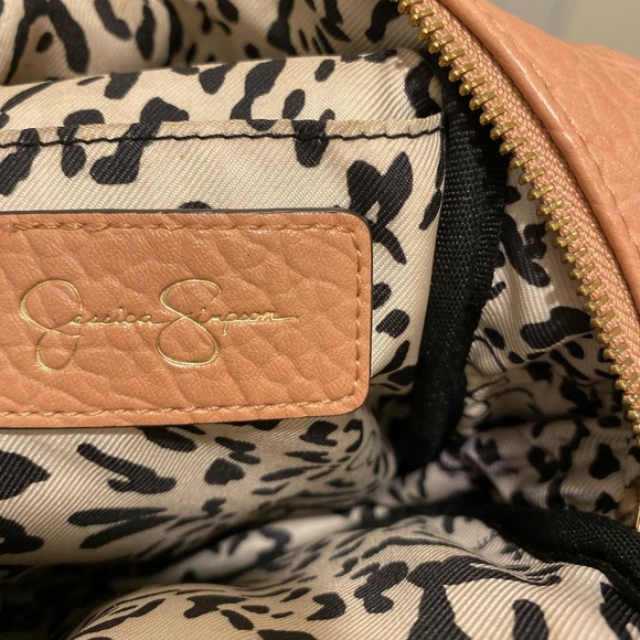 💁‍♀️🙋‍♀️Jessica Simpson Tan Crossbody Bag - Picture 4 of 8